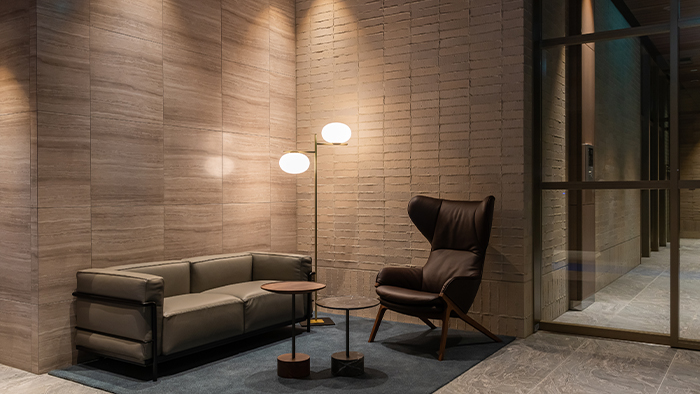 The interior is provided by Cassina IXC.